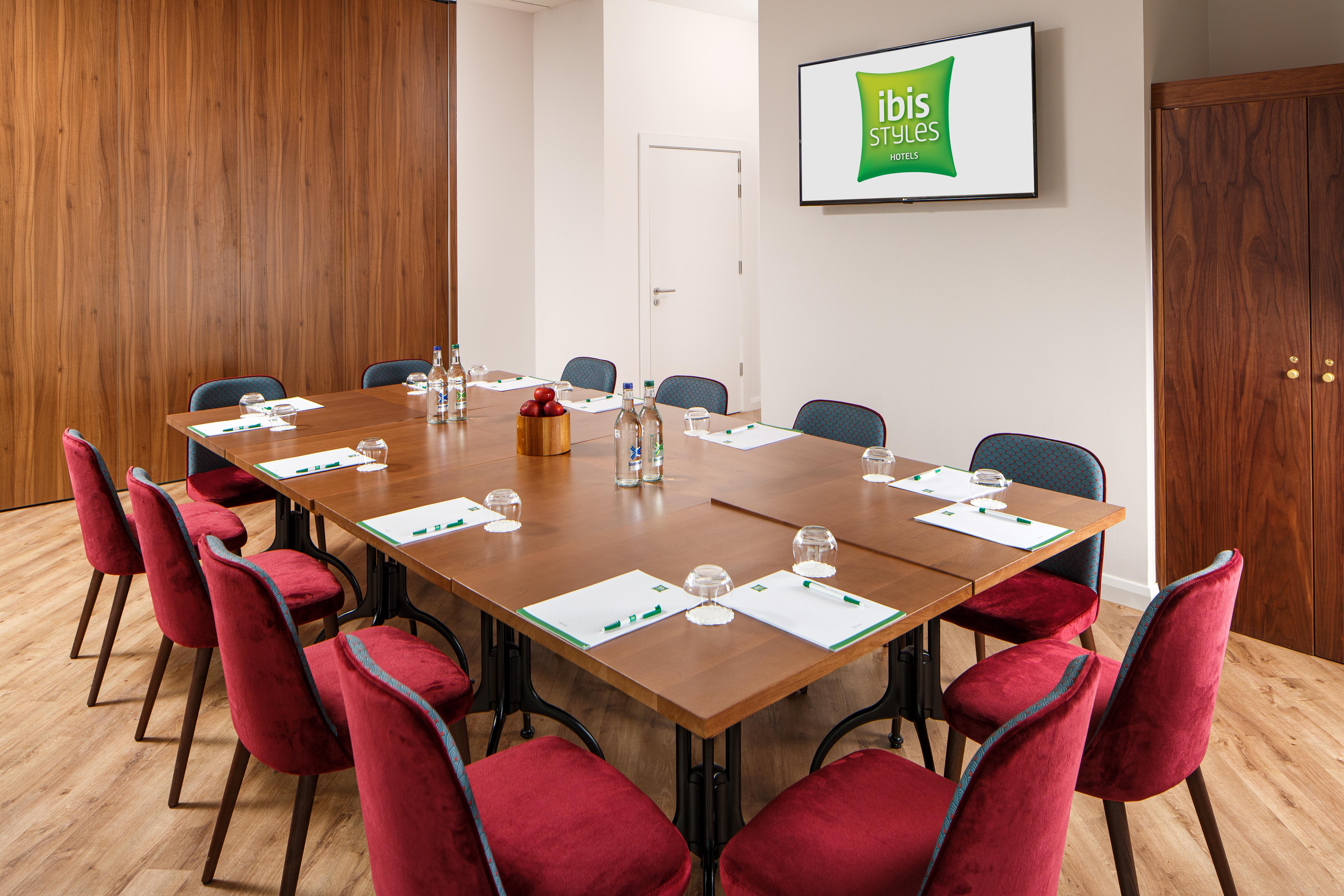 Ibis Styles London Heathrow East Hotell Hounslow Eksteriør bilde